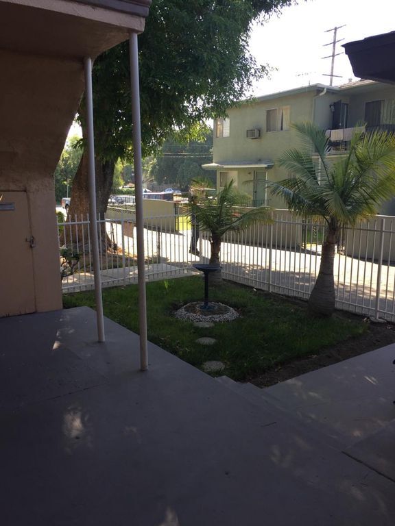 Courtyard - 5921 Cahuenga Blvd