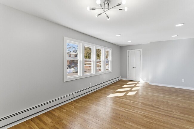 Foto del edificio - 19 Evelyn Ct