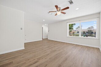 Building Photo - 7950 Longridge Dr
