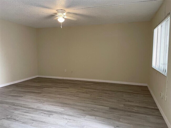 Foto del edificio - 11715 Raintree Village Blvd