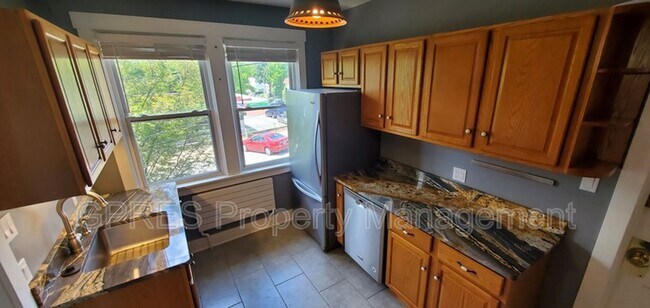 Building Photo - Beautifully Rehabbed Central Oakmont apart...
