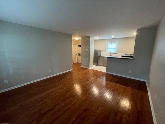 Building Photo - Charming 1-Bedroom Condo in Prime Selwyn L...