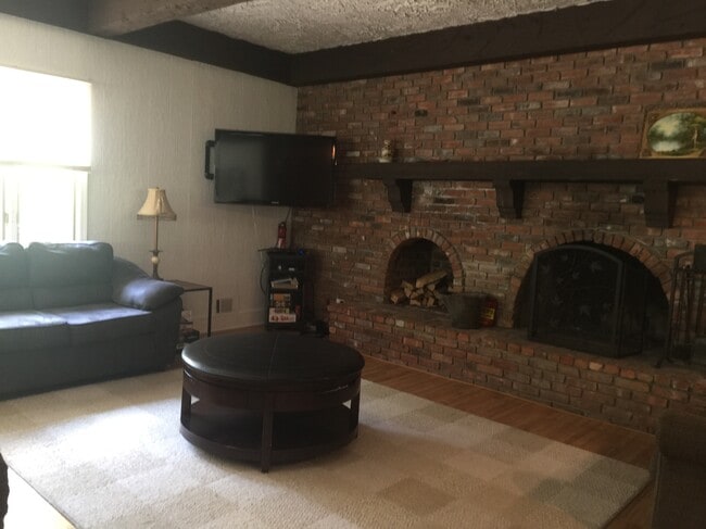 Foto del edificio - 264 Berry Ln