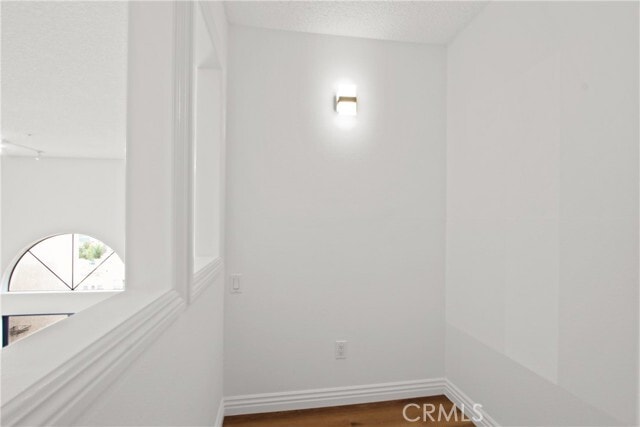 Building Photo - 35 Linden Ave