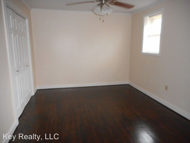 Building Photo - 2 br, 1 bath House - 108 Russell Ct.