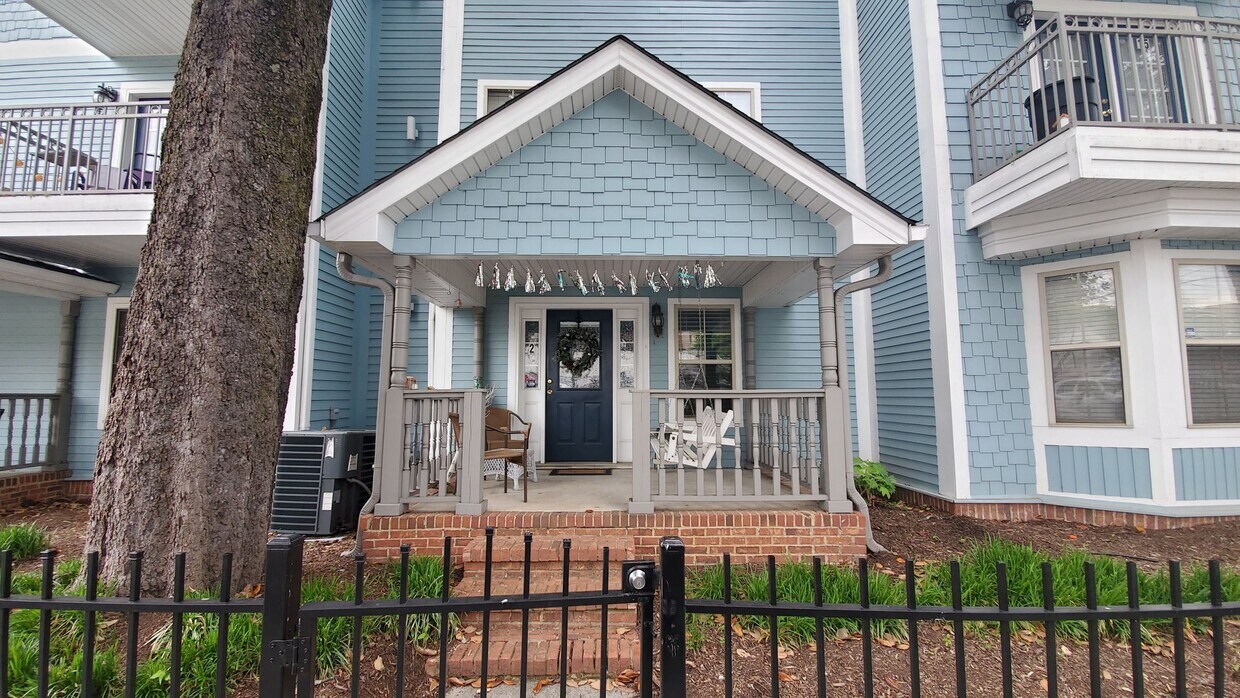 Primary Photo - Knoxville 37916 - UT Area – 3 Bedroom Cond...