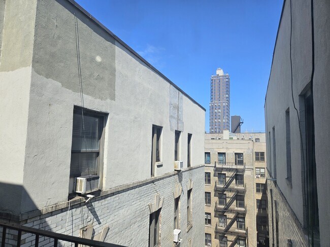 Foto del edificio - 610 W 150th St