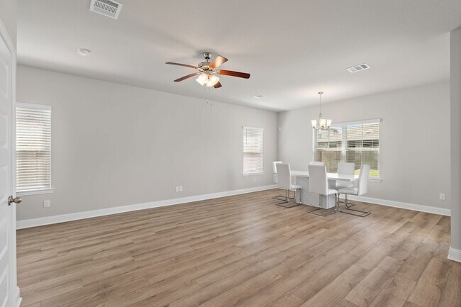 Foto del edificio - 409 Aurora Creek Ln