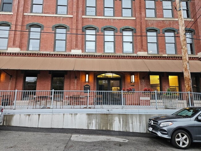 Foto del edificio - Fully furnished all utilities included!!!