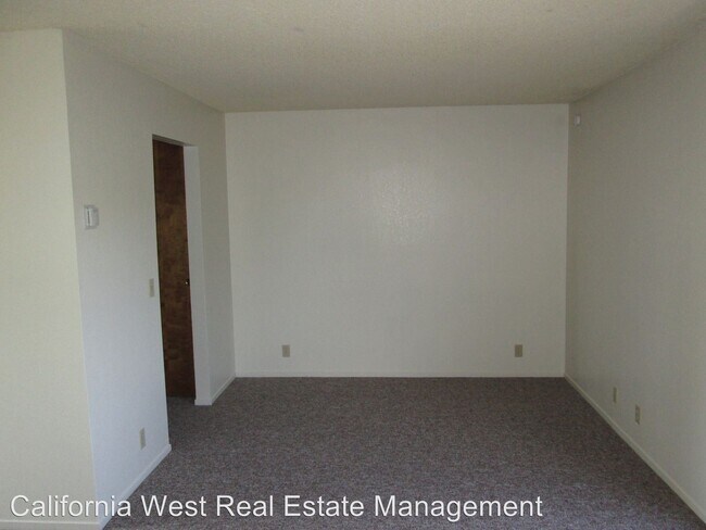 Building Photo - 755 Santa Rosa St