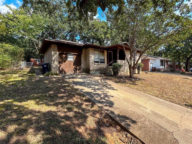 Primary Photo - 2115 Mercedes Rd