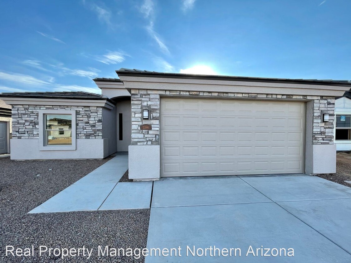 Foto principal - 3 br, 2 bath House - 3398 N. Apache St.