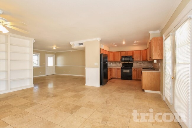 Building Photo - 6237 W Marconi Ave