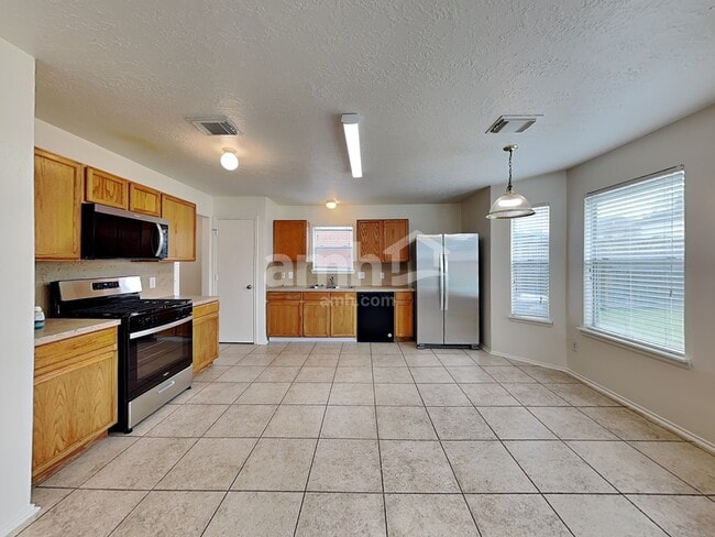 Building Photo - 16403 Lynn Crest Ct