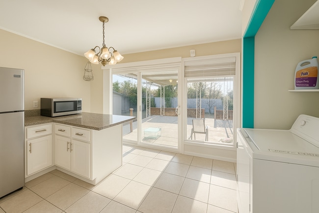 Foto del edificio - 211 N Campbell St