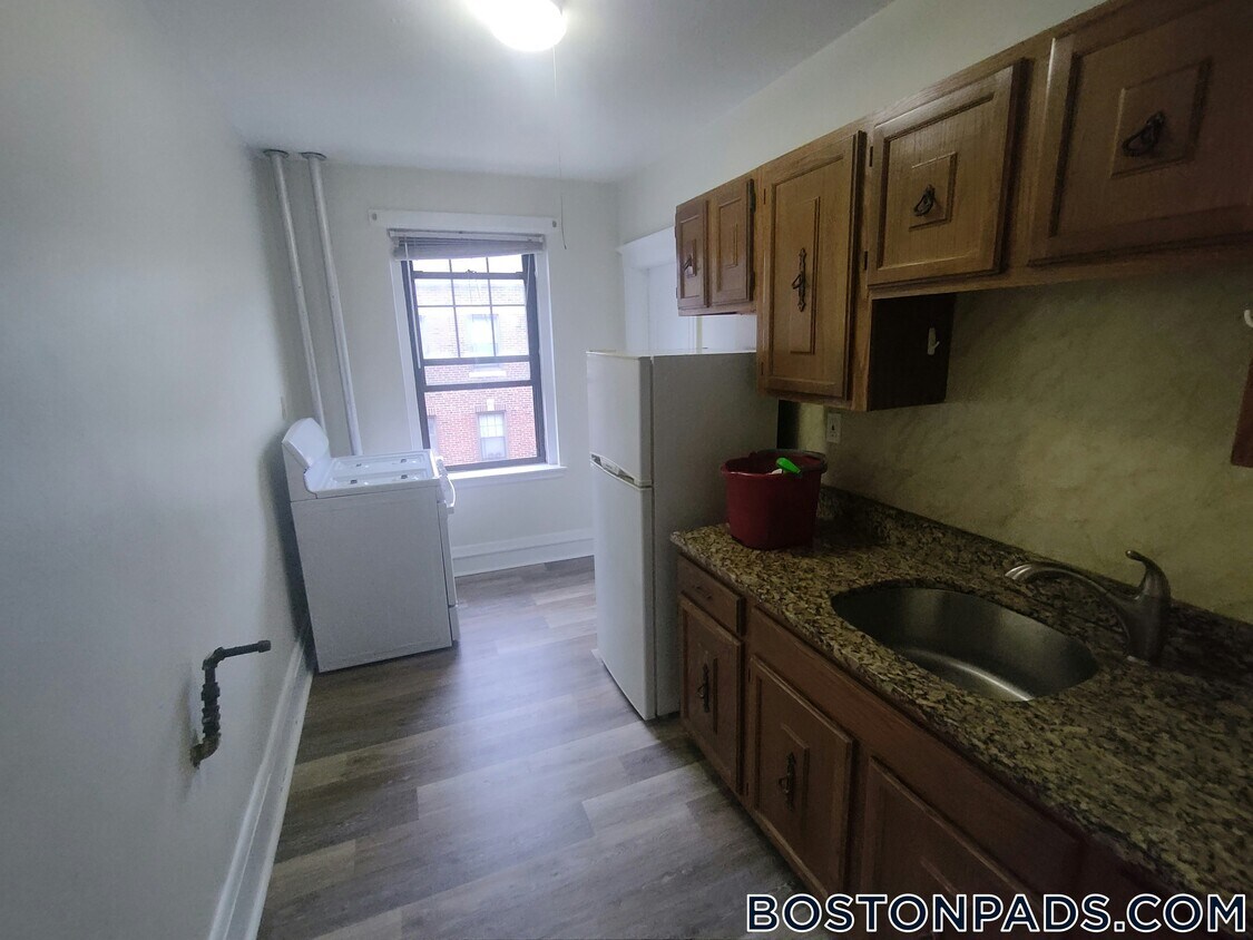 Foto principal - 349 Pleasant St