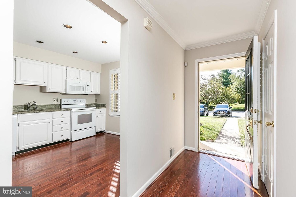 10 Lovett Ct, LuthervilleTimonium, MD 21093 Townhome Rentals in