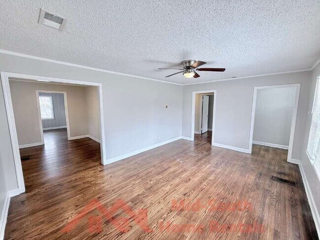 Building Photo - 2914 Hoskins Rd