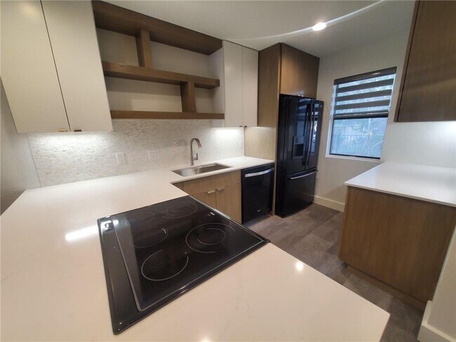 Building Photo - 1135 Barton Hills Dr