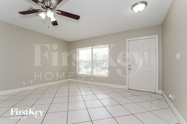 Foto del edificio - 6129 Moonbeam Dr