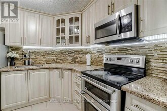 Building Photo - 41 Markbrook Ln