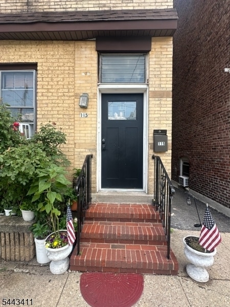Building Photo - 115 Columbus Pl