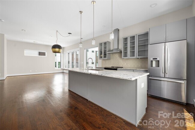 Foto del edificio - 1008 Westbrook Dr