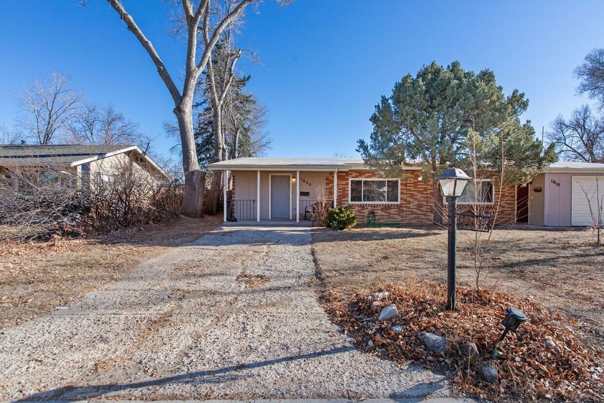 Primary Photo - 3 Bedroom 1 Bath Duplex