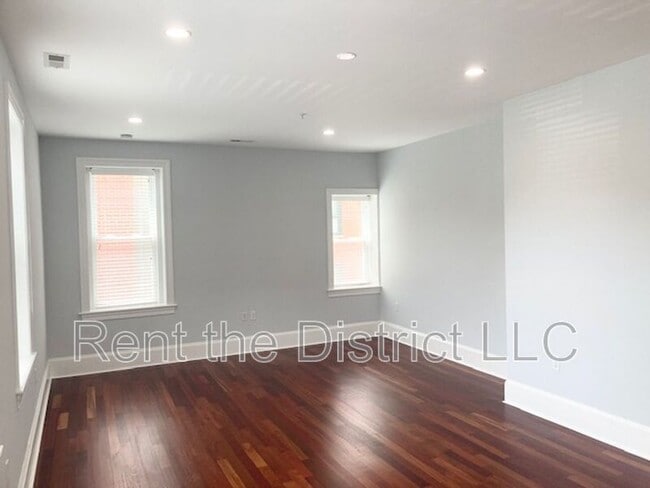 Building Photo - 1324 Euclid St NW