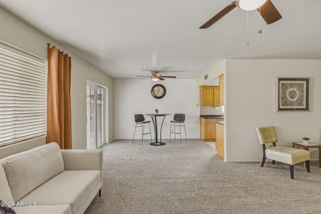 Foto del edificio - 5625 W Sunnyside Dr