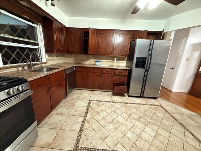 Foto del edificio - 86-14 235th Ct