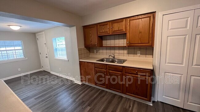 Building Photo - 6824 Gaillardia Rd S