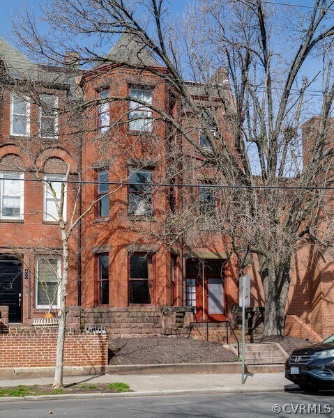 Building Photo - 402 Stuart Cir