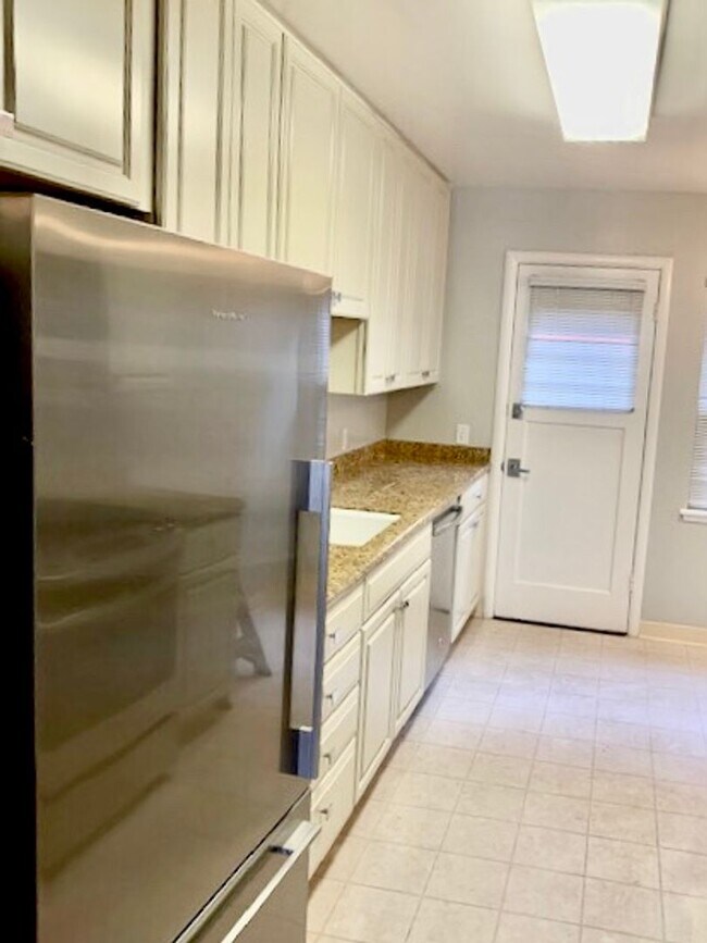 Menlo Pointe Apartments Apartments in Menlo Park, CA