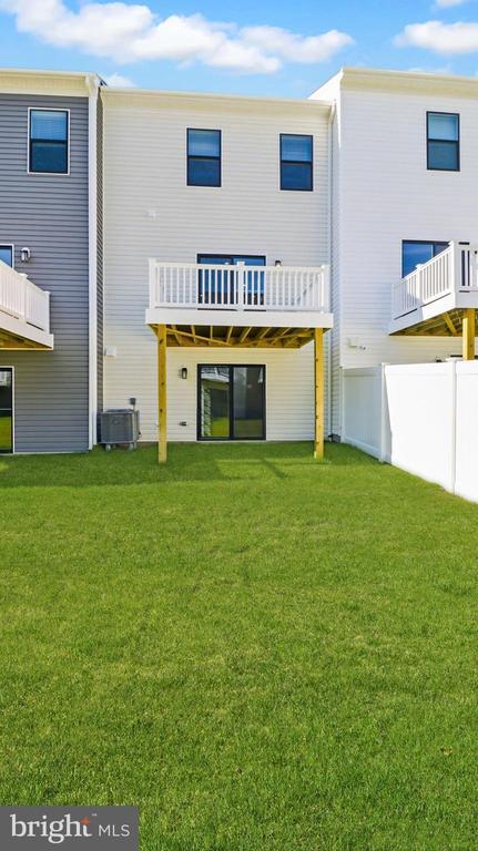 Foto del edificio - 466 Still Feather Ave