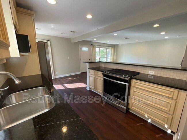 Foto del edificio - 2383 Clarendon Ave