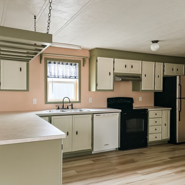 Building Photo - 2020 Sage Ln