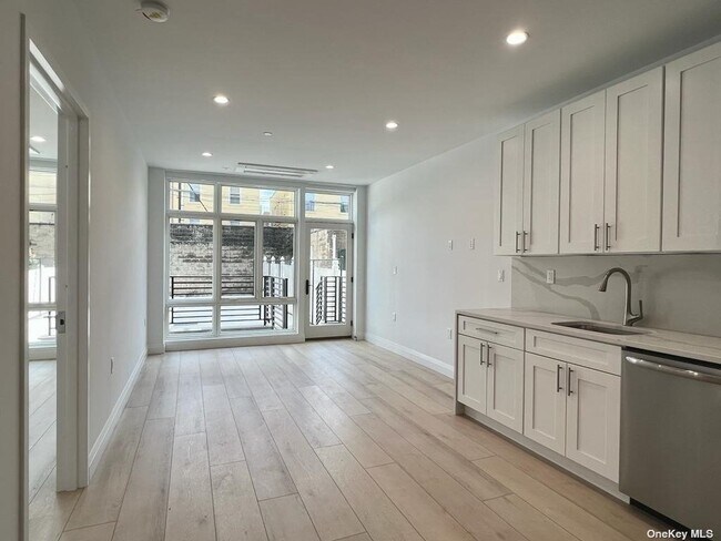 Building Photo - 27-23 27th St