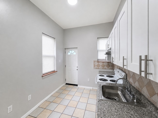 Photo - 1323 W Butler St-2nd Floor Apartment