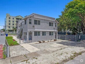 Building Photo - 600 NW 25th Ct