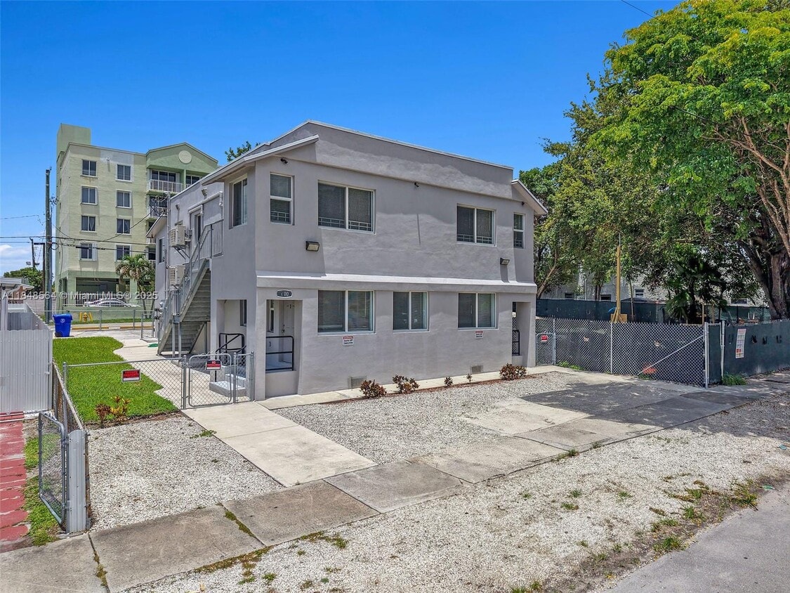 Primary Photo - 600 NW 25th Ct