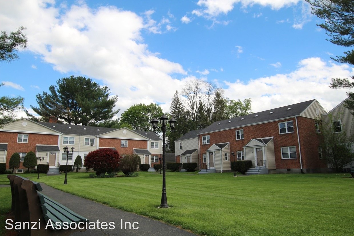 29 Millers Ln Unit Apt C, Kingston, NY 12401 Condo for Rent in