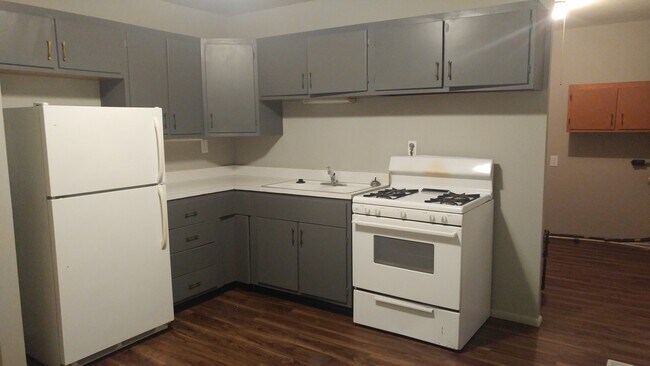 Foto del edificio - Beautiful single family ranch home located near the mall
