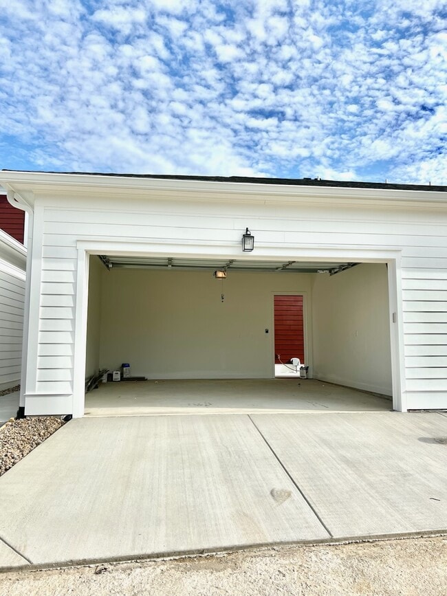 Building Photo - 12085 River Beauty Loop