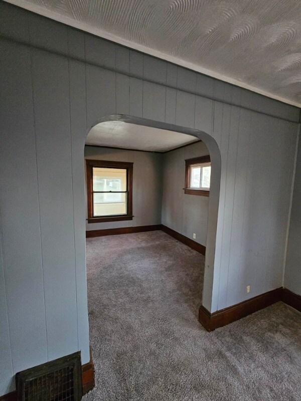 Building Photo - 823 Bisson Ave