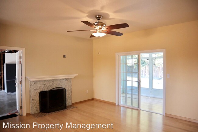 Building Photo - 4 br, 2 bath House - 36742 Oak St