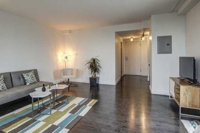 Apartments For Rent For $900