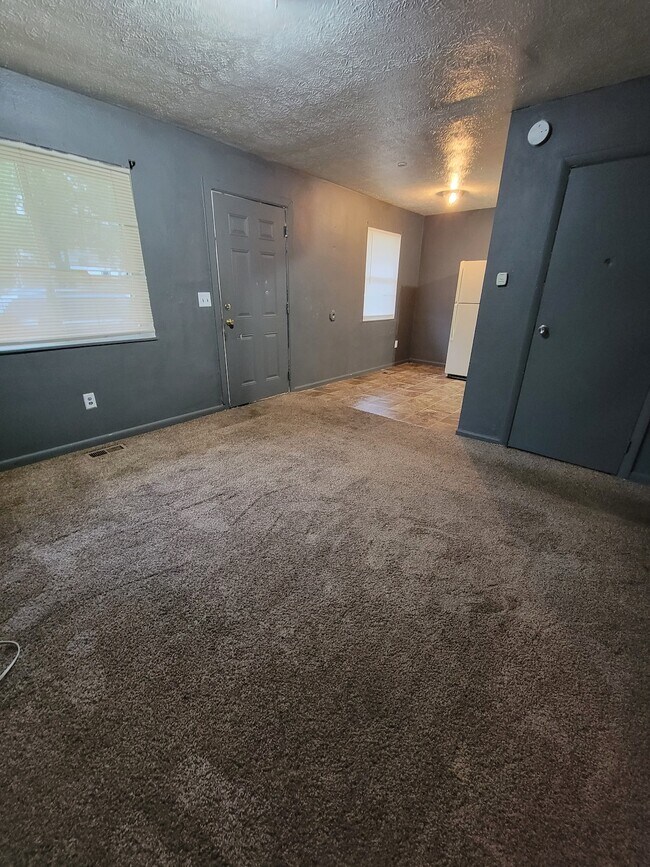 Building Photo - 1830 West Riverview Avenue, Unit A