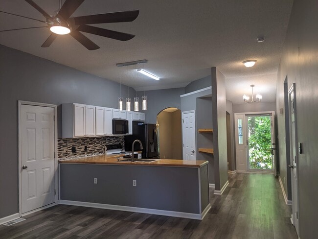 Foto del edificio - 408 Patriot Pl