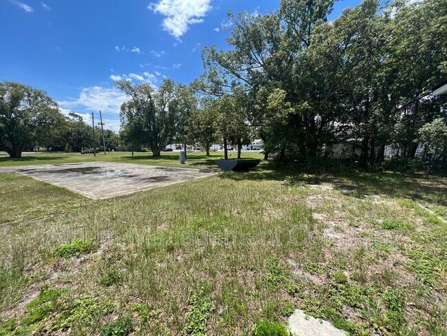 Foto del edificio - 123 W Lake Mary Ave